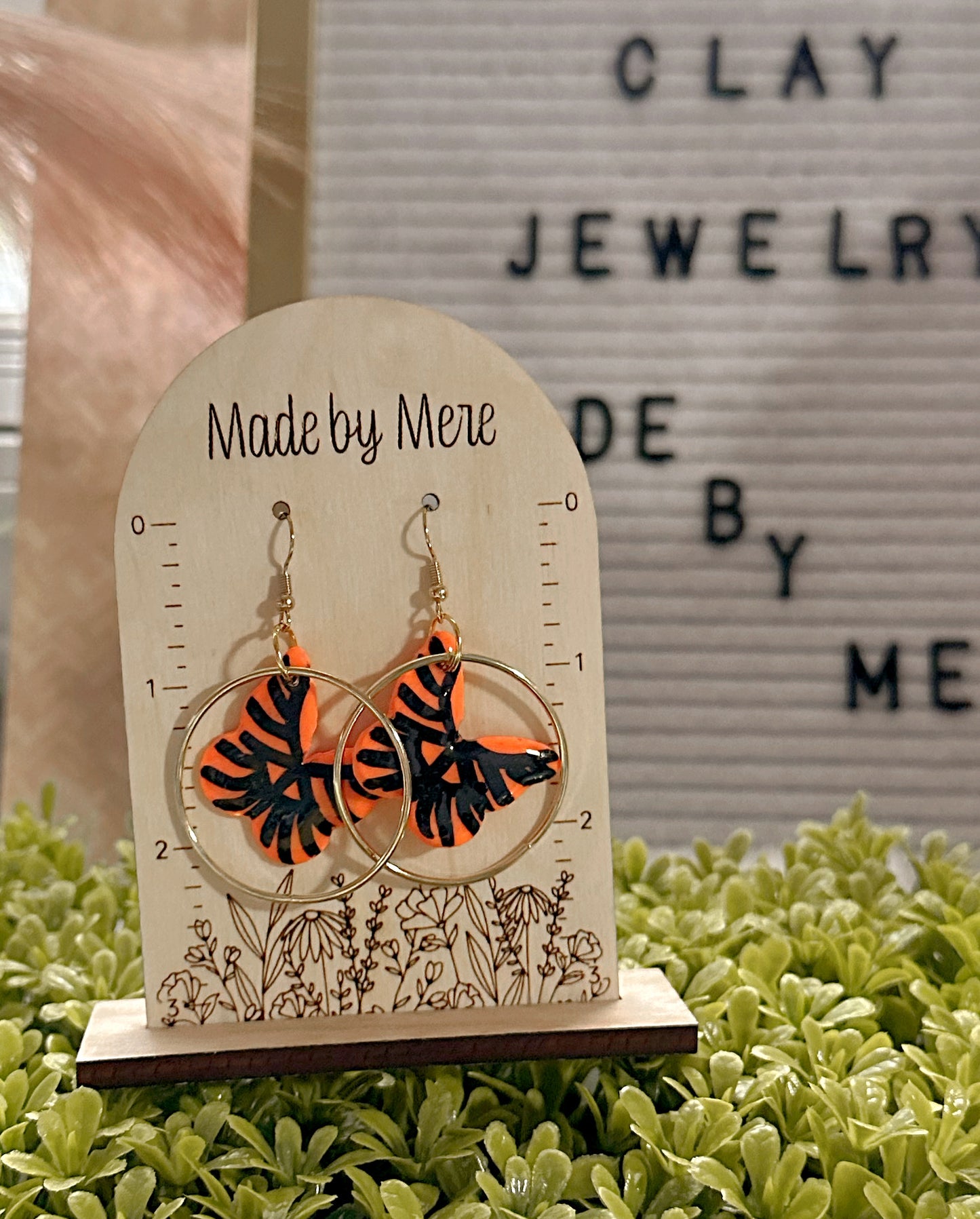 Monarch 🦋 dangles #2