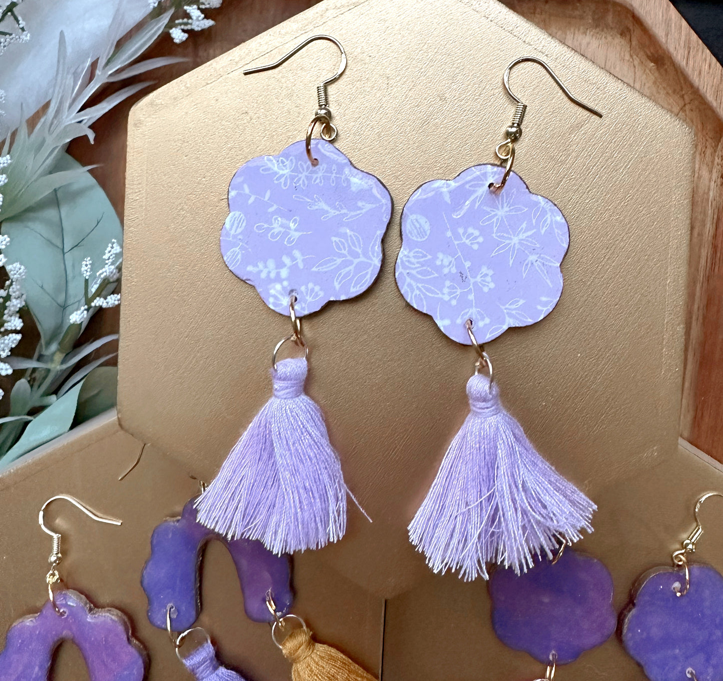 Lavender 🪻 and Hot Pink flower design dangles