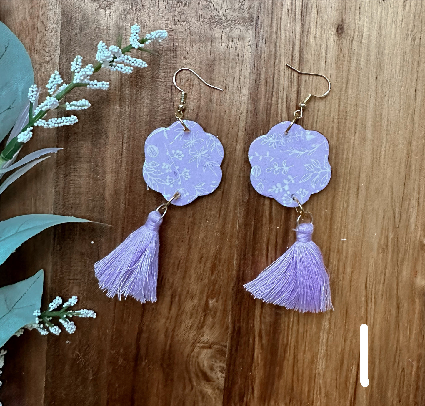 Lavender 🪻 and Hot Pink flower design dangles