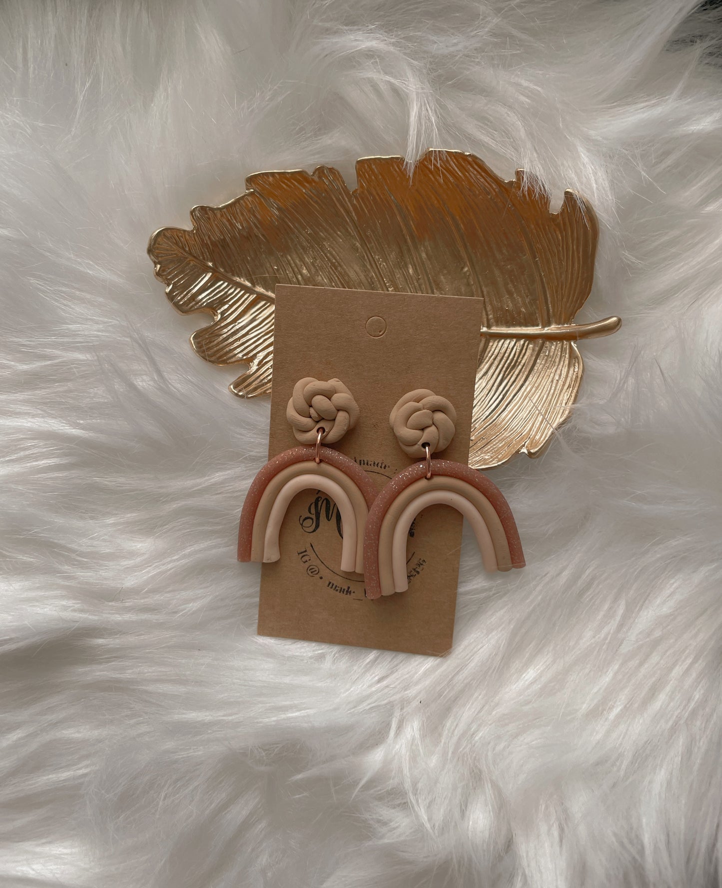 Neutral rainbow clay dangles