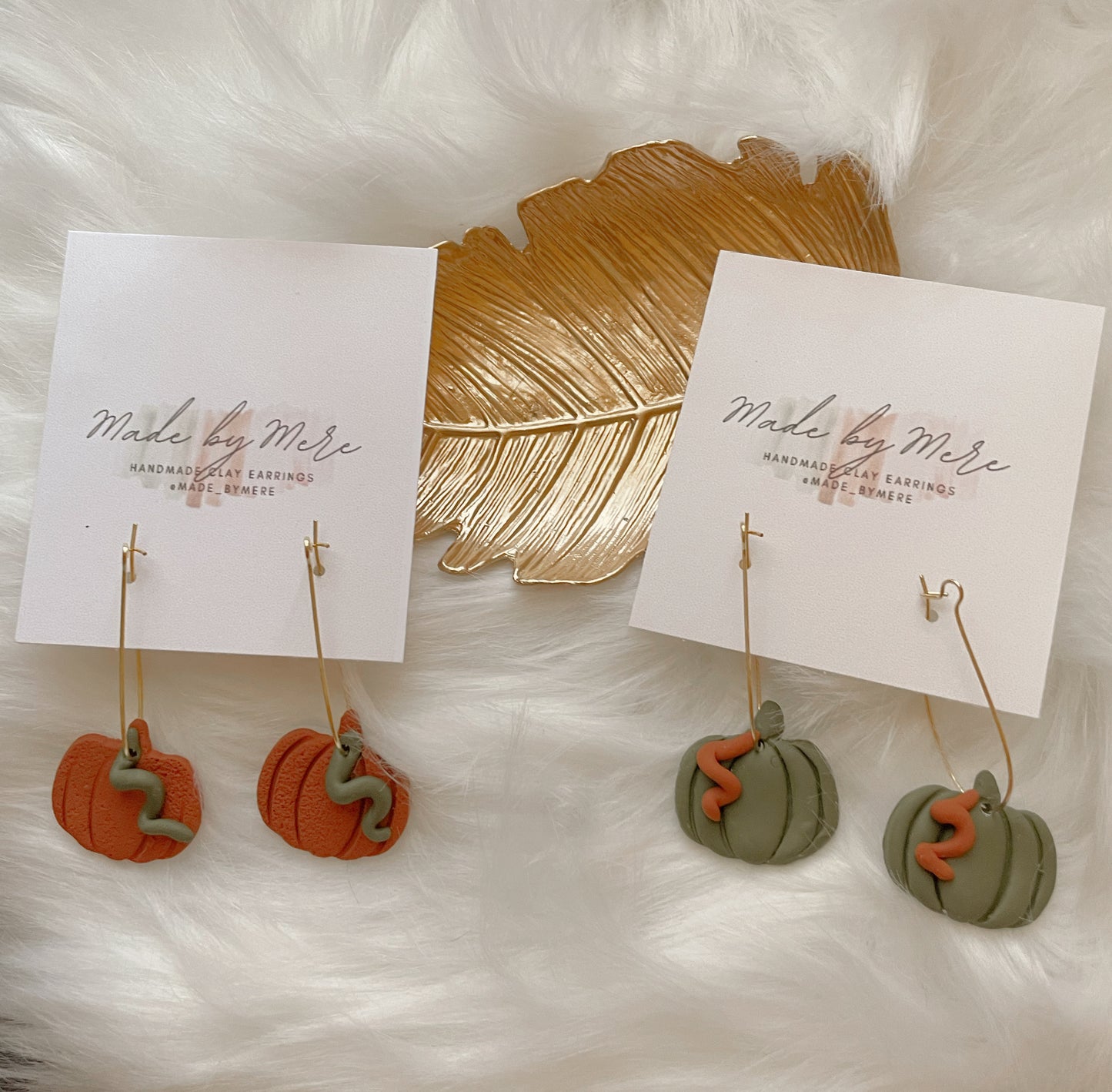 Small pumpkin dangle